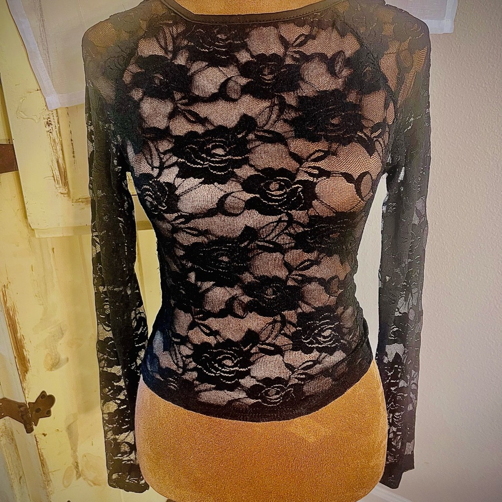 Lace-Trimmed Backless Long Sleeve all-season top - Picture 3 of 6